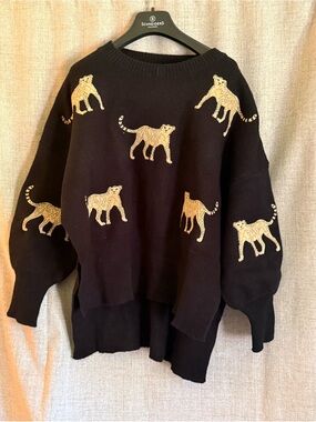 NWOT Pebby Forevee Black Leopard Motif Women's Sweater Side Slit High Low